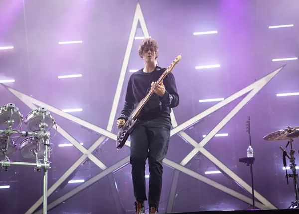 Concert Photos: Sold-Out Fall Out Boy Show Leaves a Trail of ...