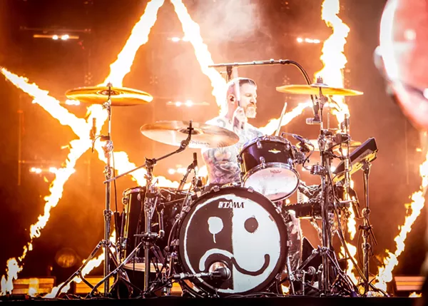 Concert Photos: Sold-Out Fall Out Boy Show Leaves a Trail of ...