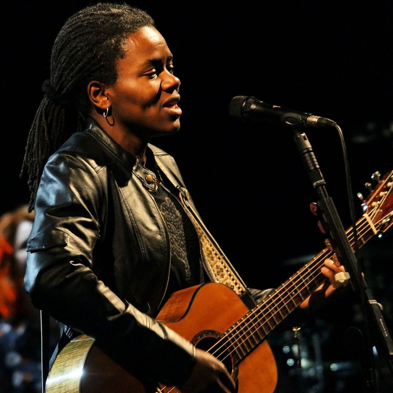  Tracy Chapman
This singer/songwriter grew up in the city of Cleveland. She is known for her hits &#147;Fast Car&#148;, &#147;Talkin&#146; Bout A Revolution&#148;, and many more. Her albums have gone multi-platinum four times and she&#146;s won four Grammy Awards, including Best New Artist, Best Female Pop Vocal Performance for her single &#147;Fast Car&#148; and Best Rock Song for &#147;Give Me One Reason.&#148;
Photo via Wikimedia/Hans Hillewaert