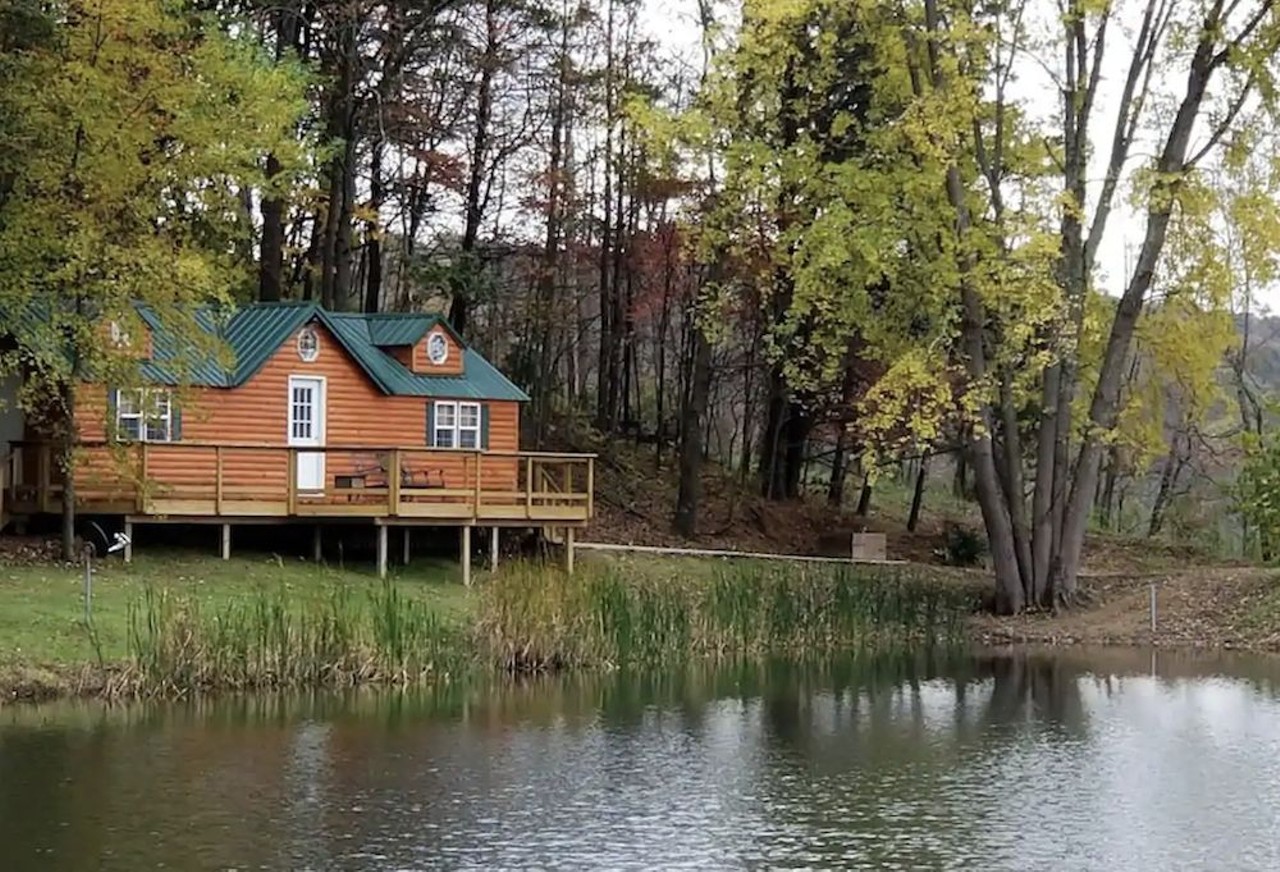  The Overlook Cabin, Hocking Hills 
2 Guests, 1 Bedroom, 1 Bath, $165/Night