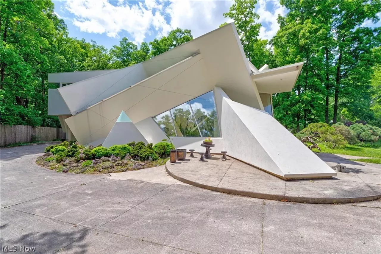 Welp, You're Going to Have Feelings About This 1Million UltraContemporary Oberlin Home That