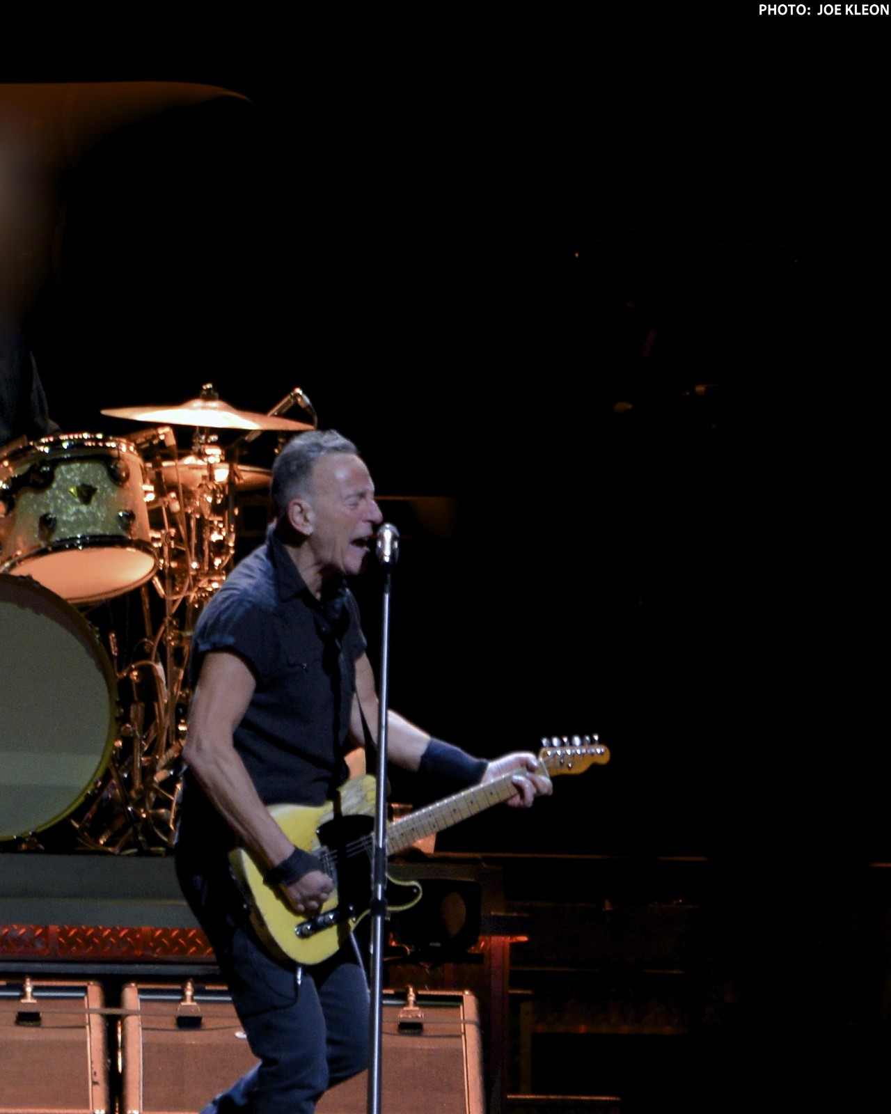 Concert Gallery Bruce Springsteen and the E Street Band Dazzle in