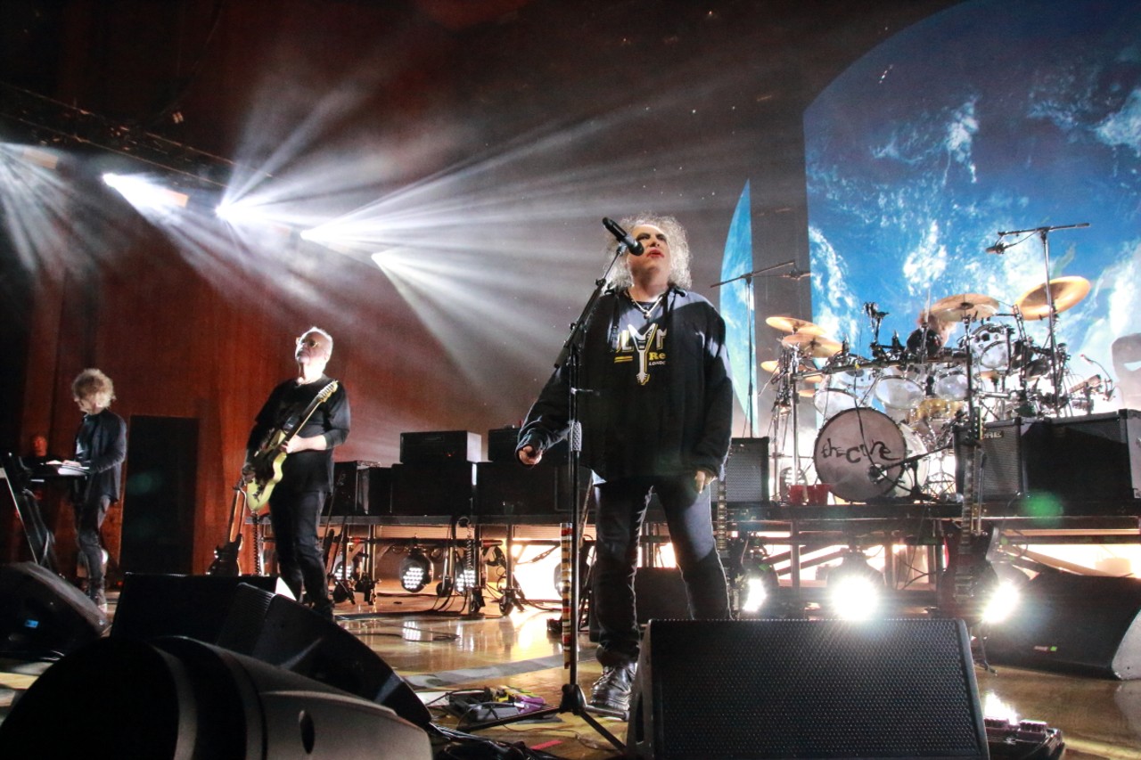 Concert Gallery Rain Can't Dampen The Cure's Electrifying, SoldOut