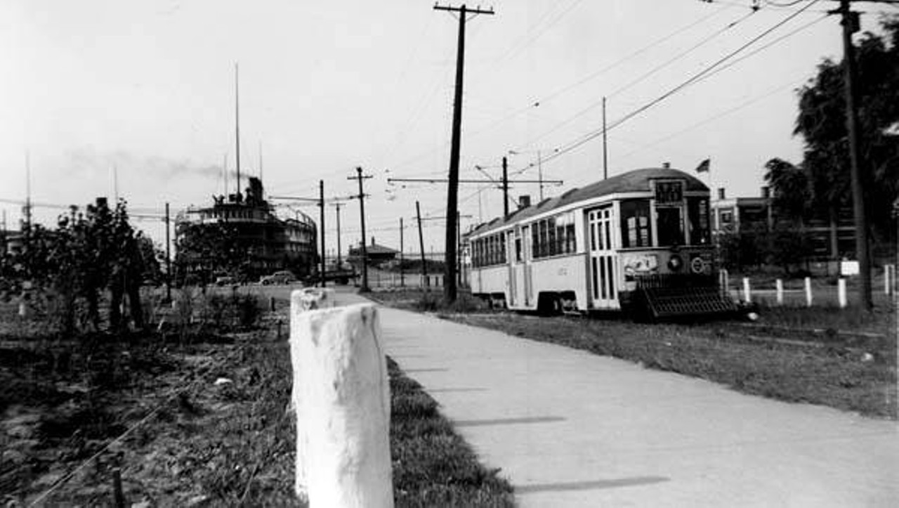 Cleveland Railway Car 1372 at East 9th St. and Pier, 1938