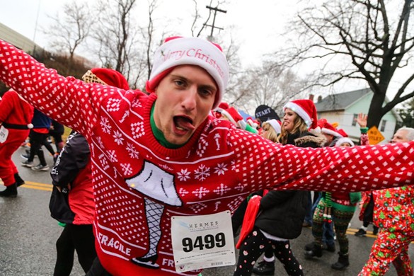 Wild Photos From the 2019 Santa Run in Tremont
