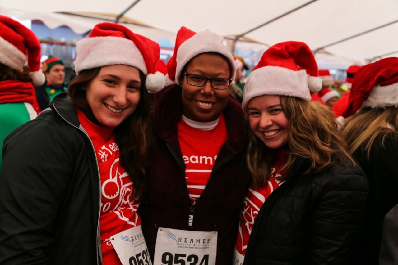 Wild Photos From the 2019 Santa Run in Tremont